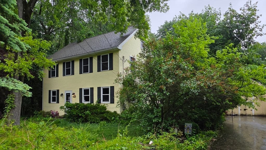 Single Family Residence at 203 Lakeview Ave, Tyngsborough MA 01879, Tyngsborough, photo 2 of 38