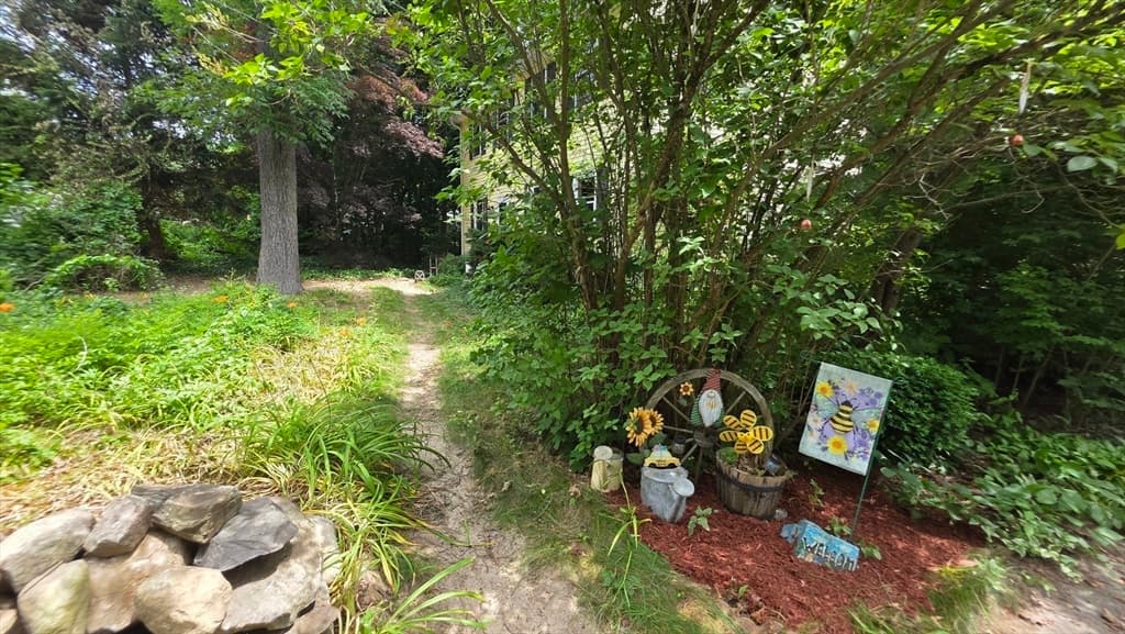 Single Family Residence at 203 Lakeview Ave, Tyngsborough MA 01879, Tyngsborough, photo 3 of 38