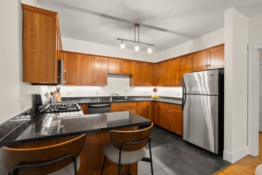 Condominium at 281 Chestnut Ave # 1, Boston MA 02130, photo 13 of 35