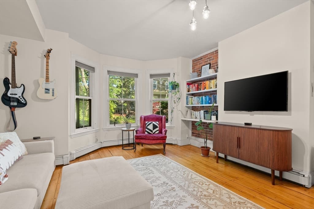Condominium at 281 Chestnut Ave # 1, Boston MA 02130, photo 3 of 35