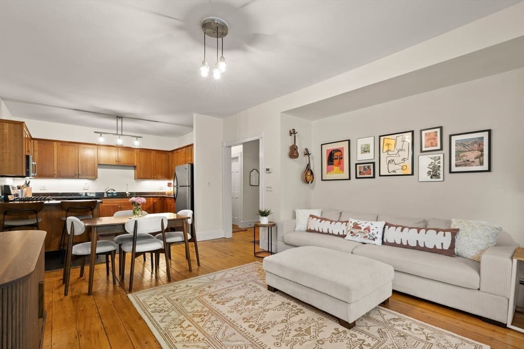 Condominium at 281 Chestnut Ave # 1, Boston MA 02130, photo 5 of 35