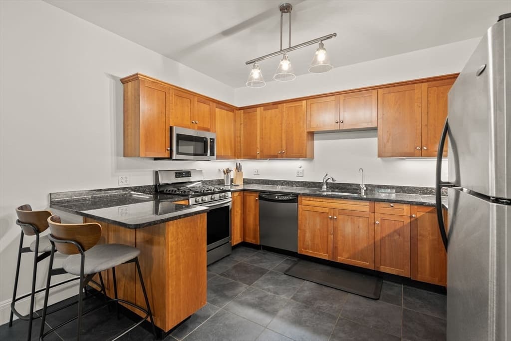 Condominium at 281 Chestnut Ave # 1, Boston MA 02130, photo 10 of 35