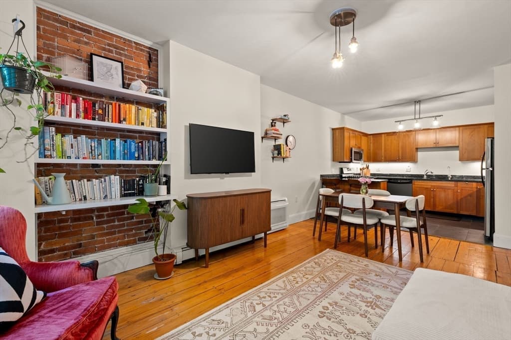 Condominium at 281 Chestnut Ave # 1, Boston MA 02130, photo 4 of 35