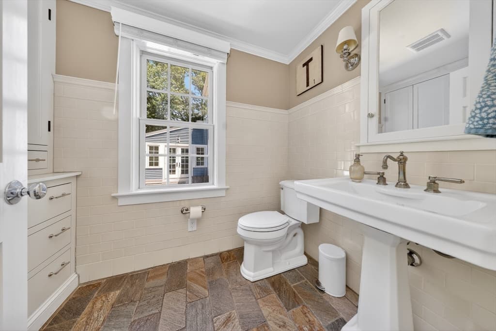 Single Family Residence at 14 Isaac Sprague Drive, Hingham MA 02043, photo 13 of 42