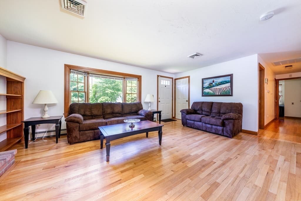 18 Goat Field Ln, Barnstable MA 02601 photo 3