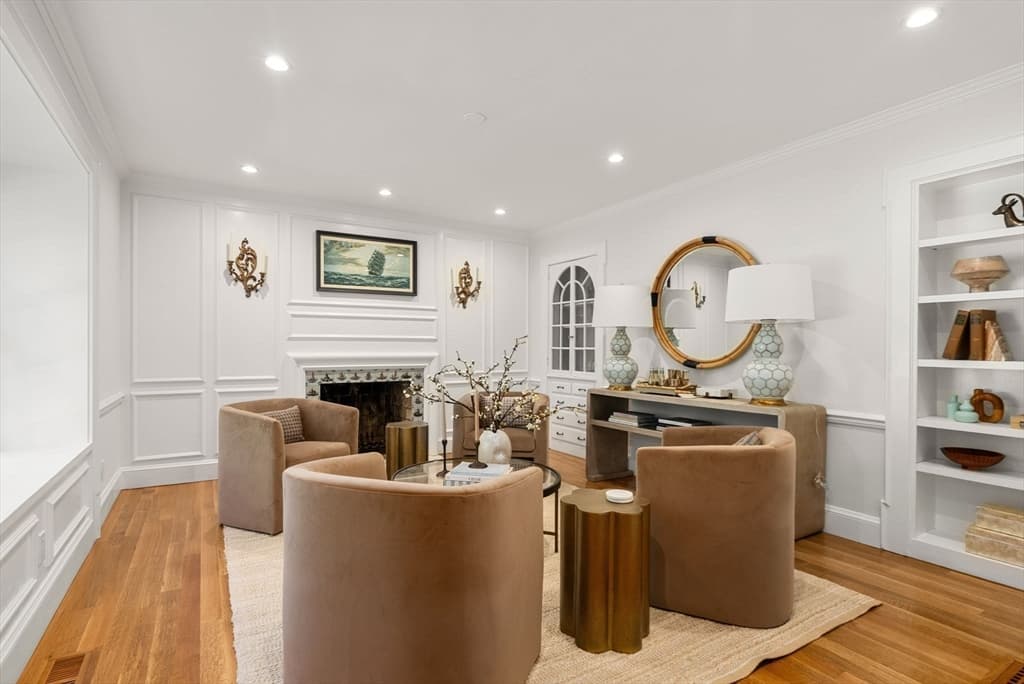 Single Family Residence at 1 Kenilworth Circle, Wellesley MA 02482, photo 6 of 33