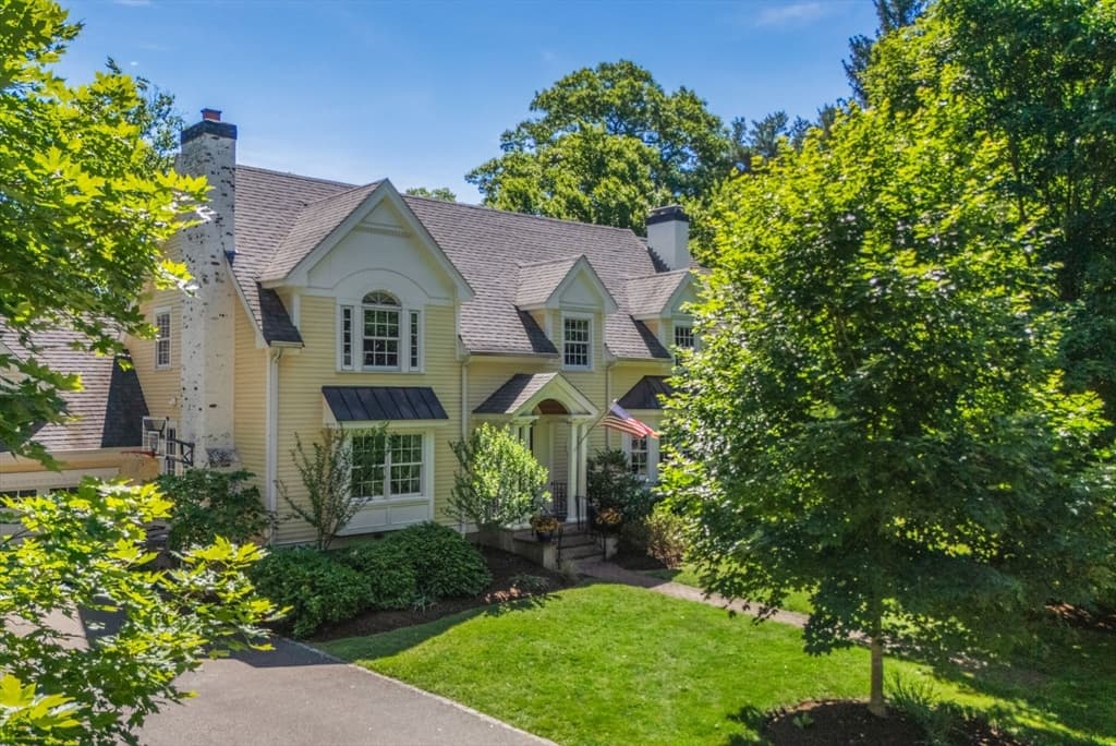 1 Kenilworth Circle, Wellesley MA 02482