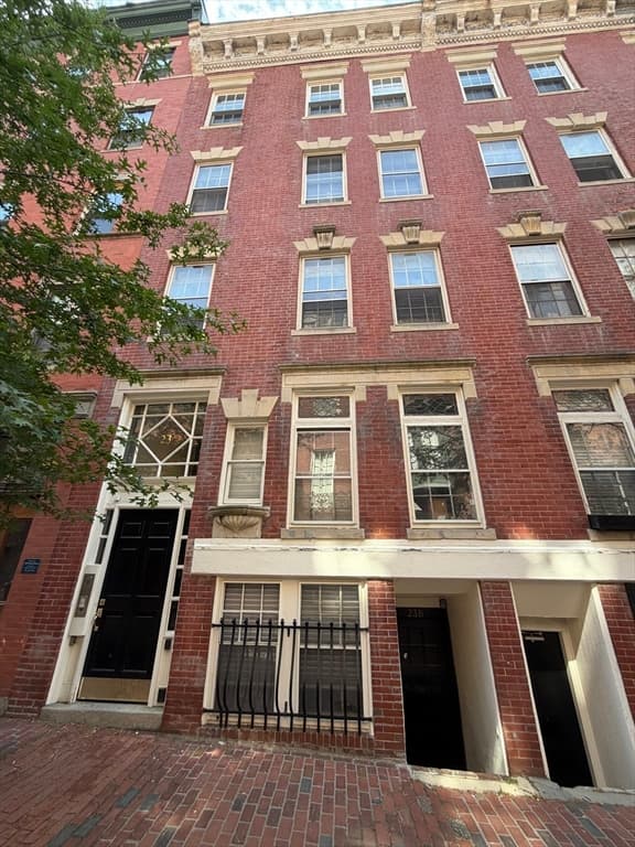 Condominium at 23 Temple Street # 6, Boston MA 02114, photo 14 of 19