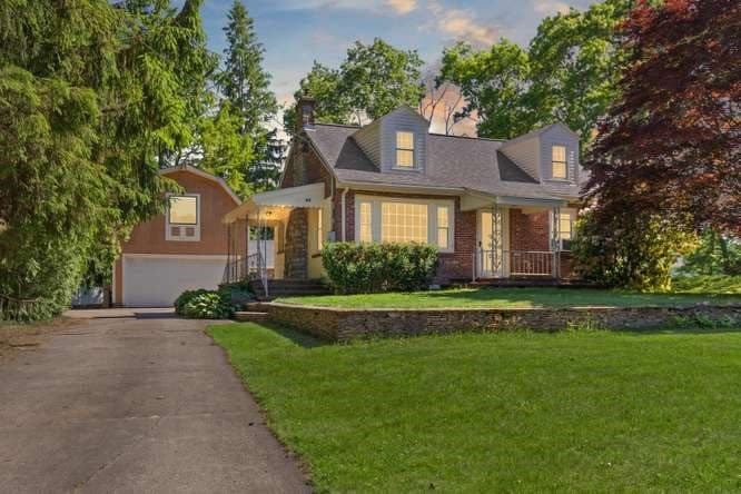 84 Walnut St, Walpole MA 02081