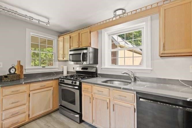 Single Family Residence at 84 Walnut St, Walpole MA 02081, photo 11 of 34