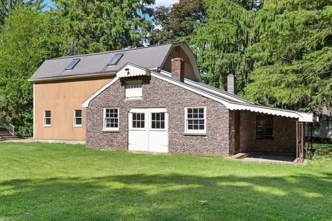 Single Family Residence at 84 Walnut St, Walpole MA 02081, photo 31 of 34