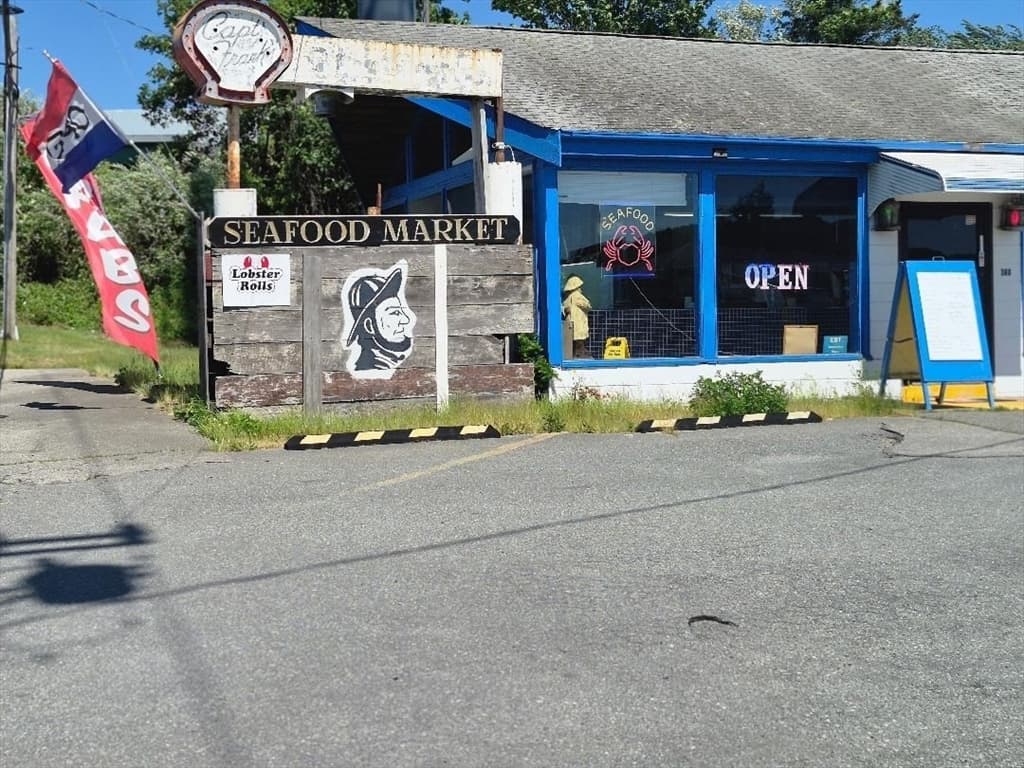 360 Hathaway Rd, New Bedford MA 02740