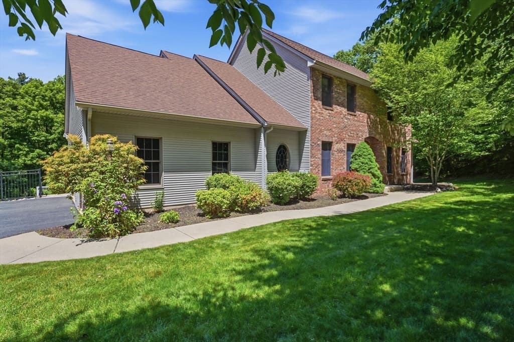 2 Highview Cir, Wilbraham MA 01095 photo 5