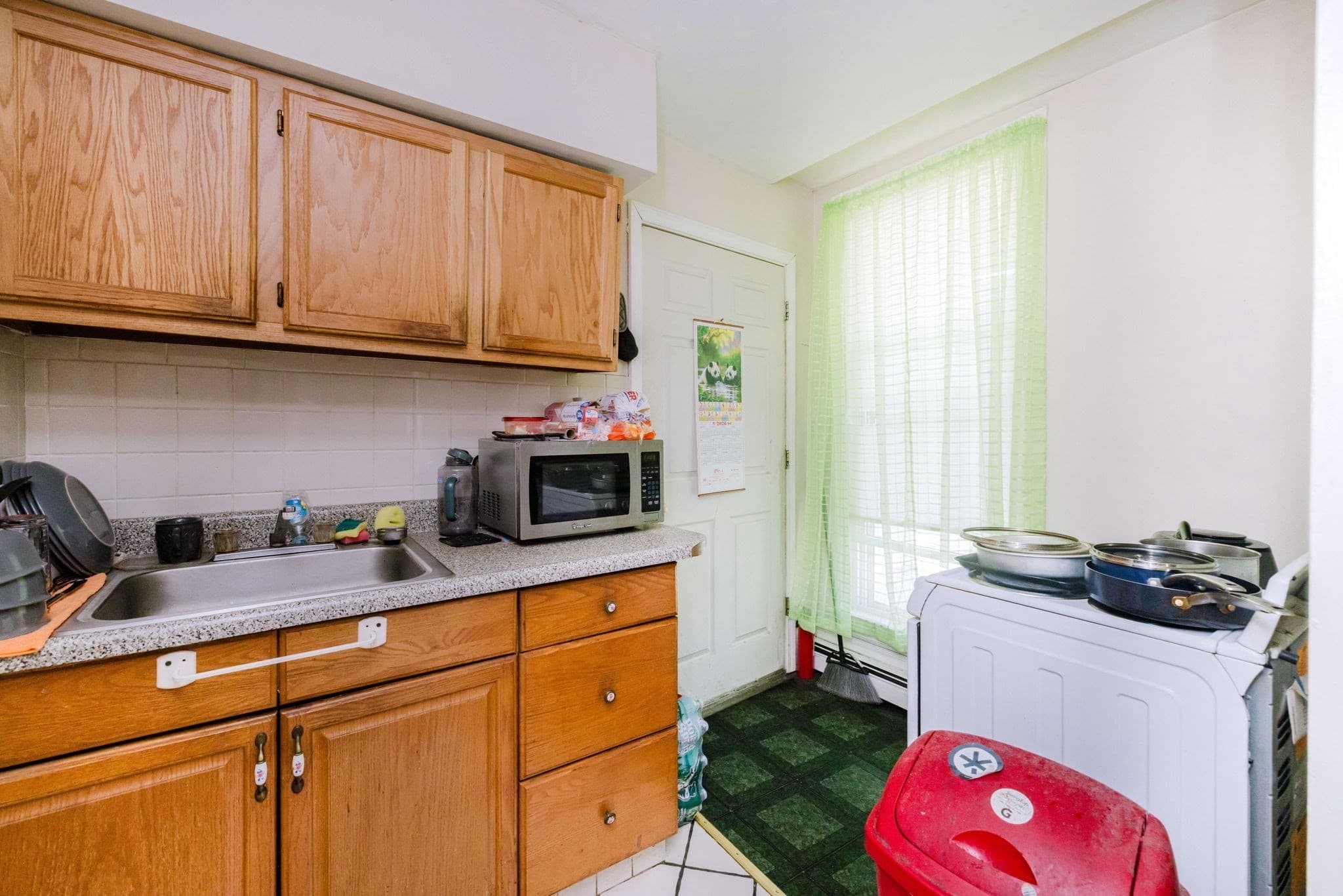 5+ Family - Rooming House at 517 South Main St, Fall River MA 02721, photo 23 of 34