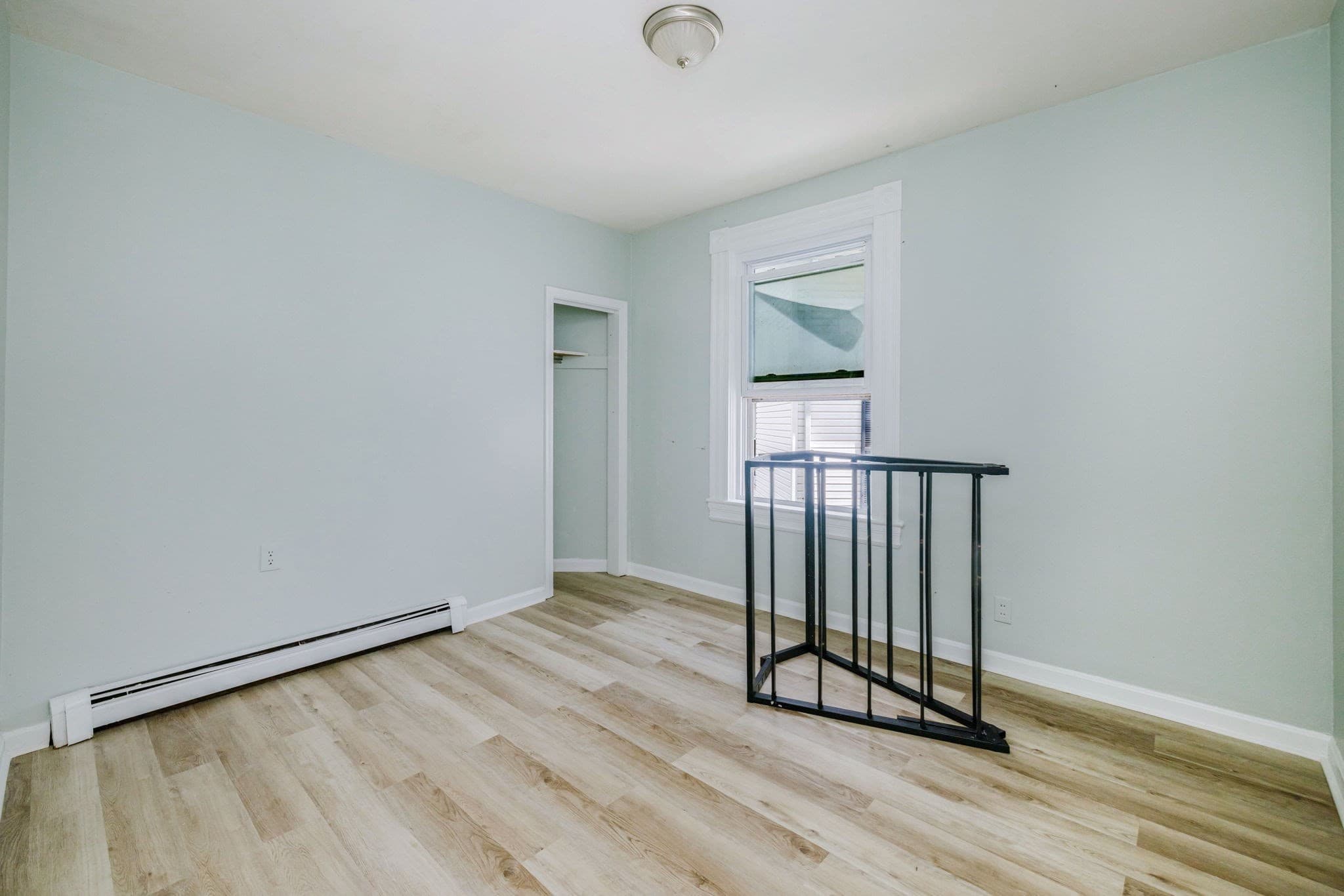 5+ Family - Rooming House at 517 South Main St, Fall River MA 02721, photo 17 of 34