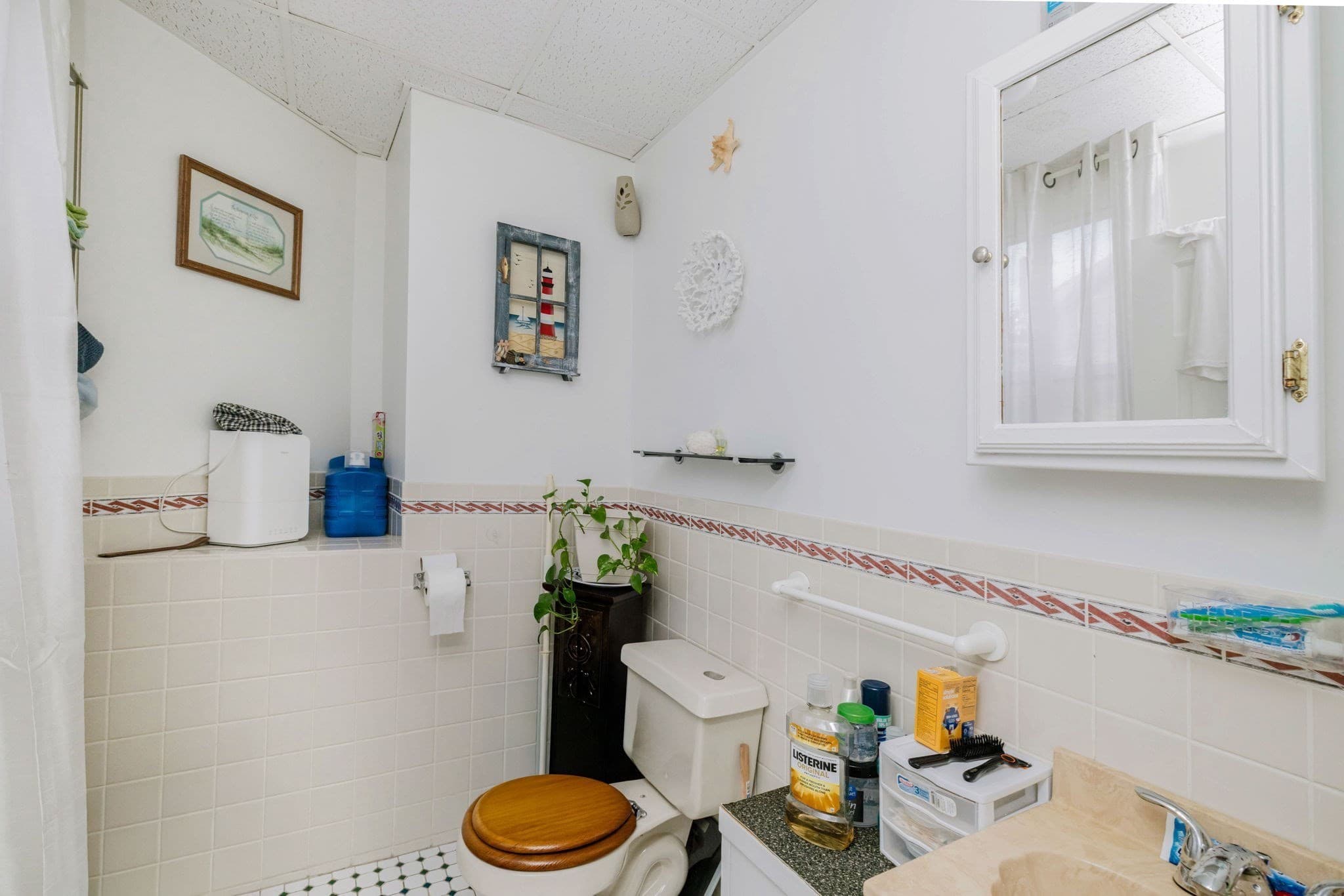 5+ Family - Rooming House at 517 South Main St, Fall River MA 02721, photo 10 of 34