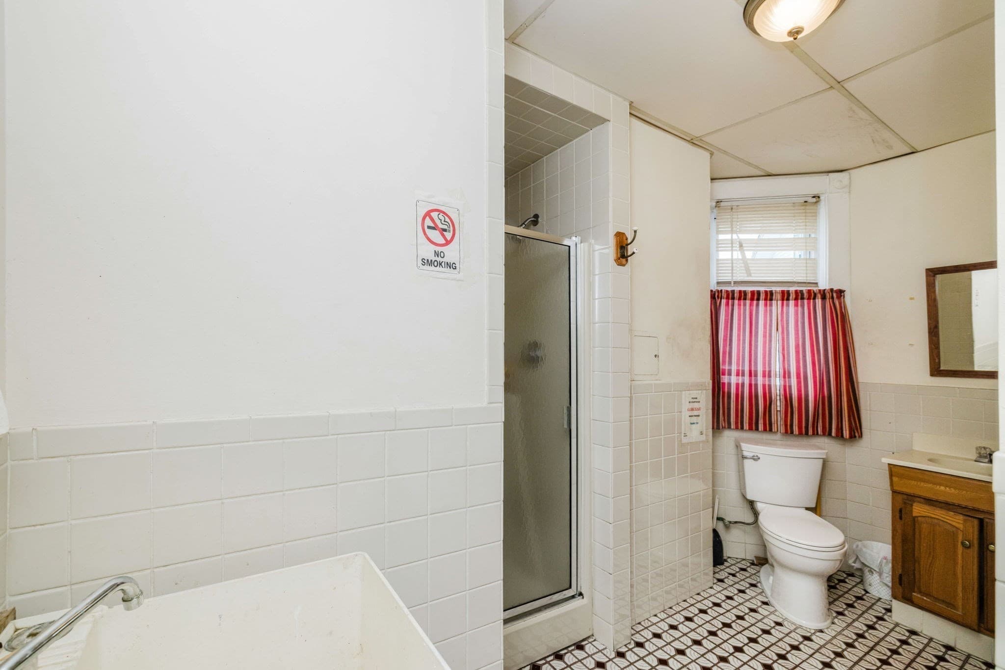 5+ Family - Rooming House at 517 South Main St, Fall River MA 02721, photo 18 of 34