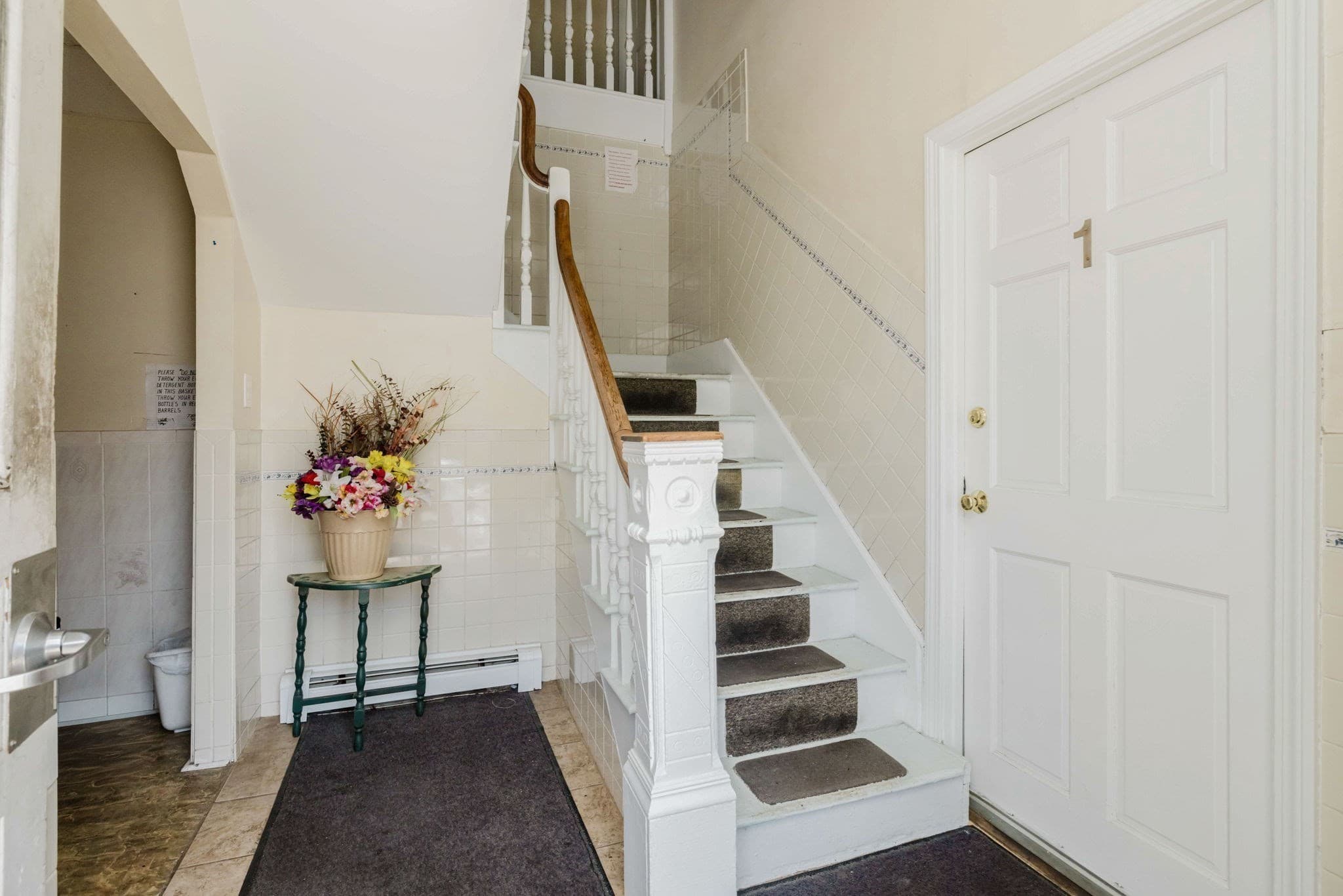 5+ Family - Rooming House at 517 South Main St, Fall River MA 02721, photo 4 of 34