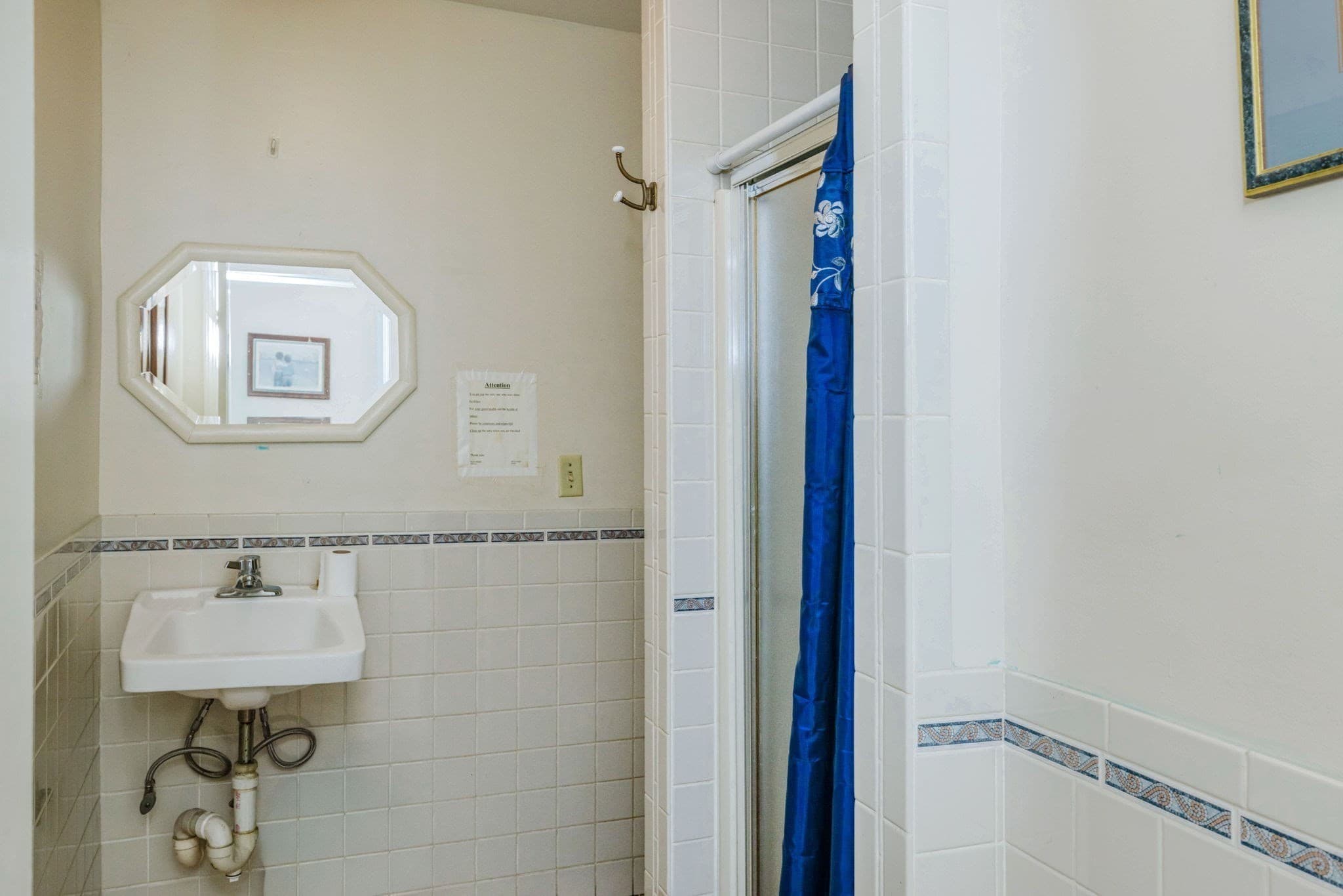 5+ Family - Rooming House at 517 South Main St, Fall River MA 02721, photo 8 of 34