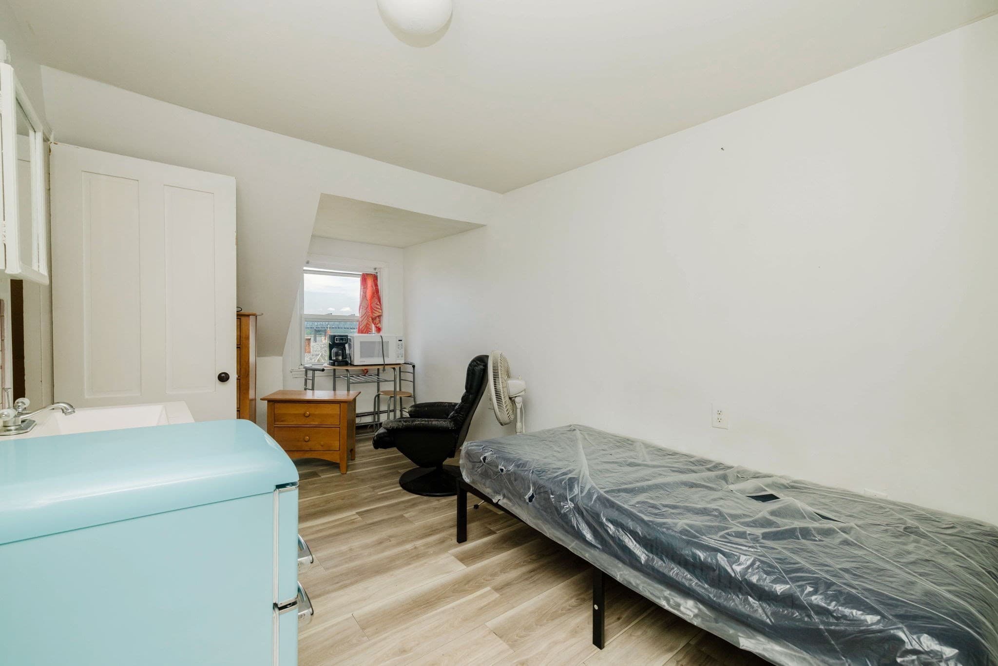 5+ Family - Rooming House at 517 South Main St, Fall River MA 02721, photo 25 of 34