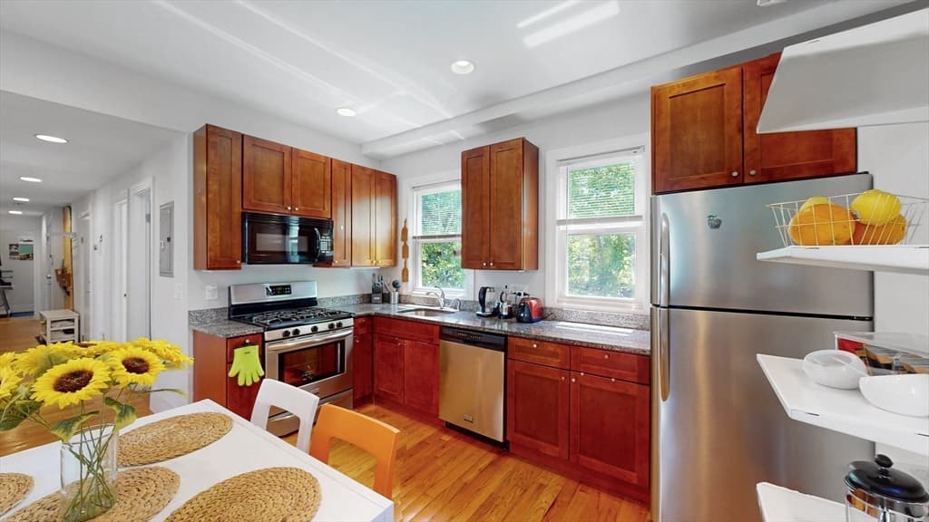 Condominium at 33 Plainfield # 2, Boston MA 02130, photo 2 of 22