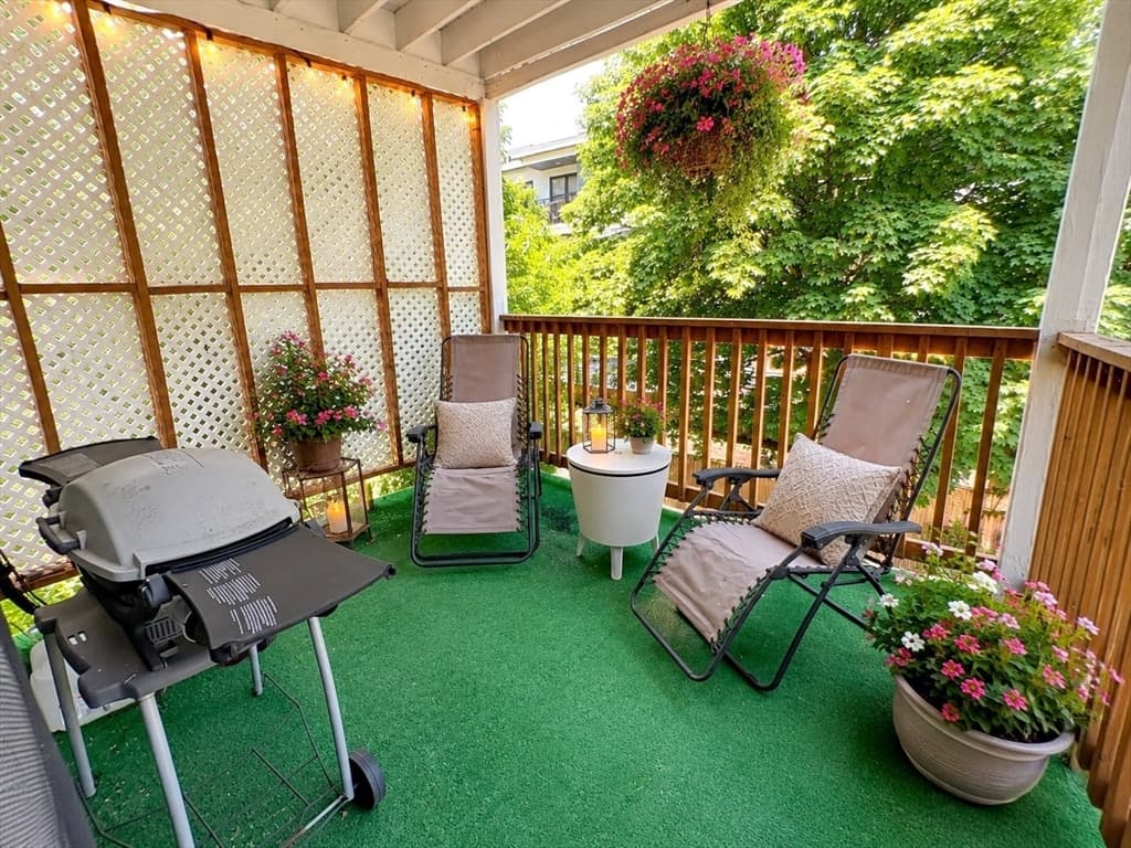 Condominium at 33 Plainfield # 2, Boston MA 02130, photo 16 of 22