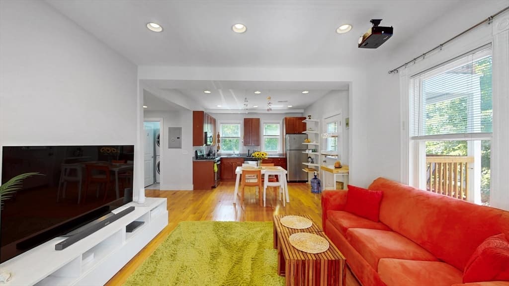33 Plainfield # 2, Boston MA 02130