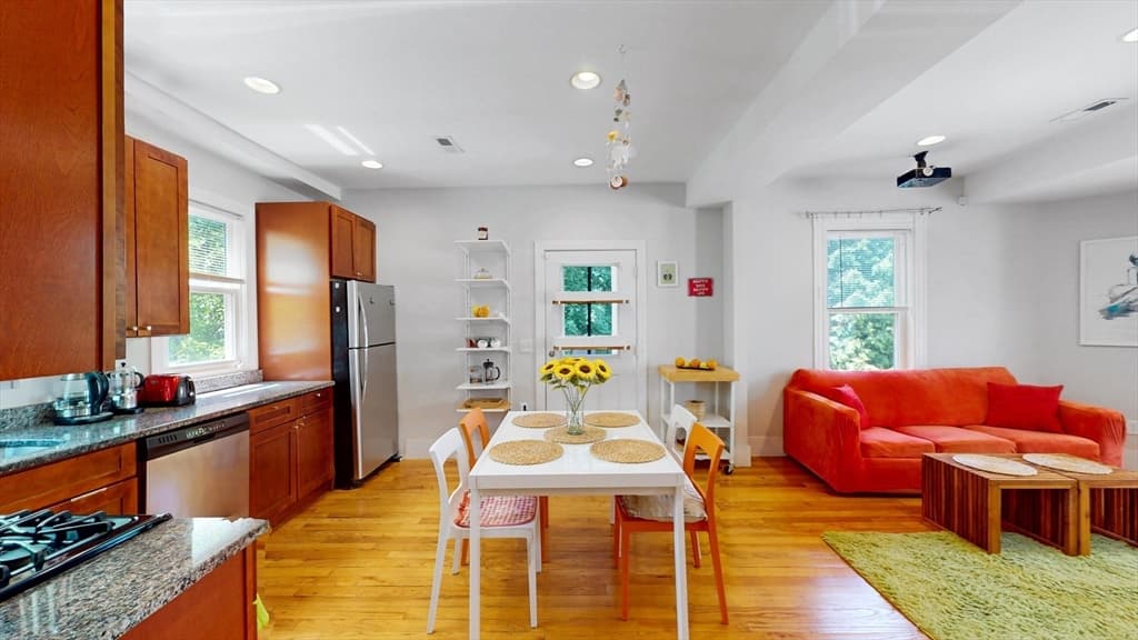 Condominium at 33 Plainfield # 2, Boston MA 02130, photo 4 of 22