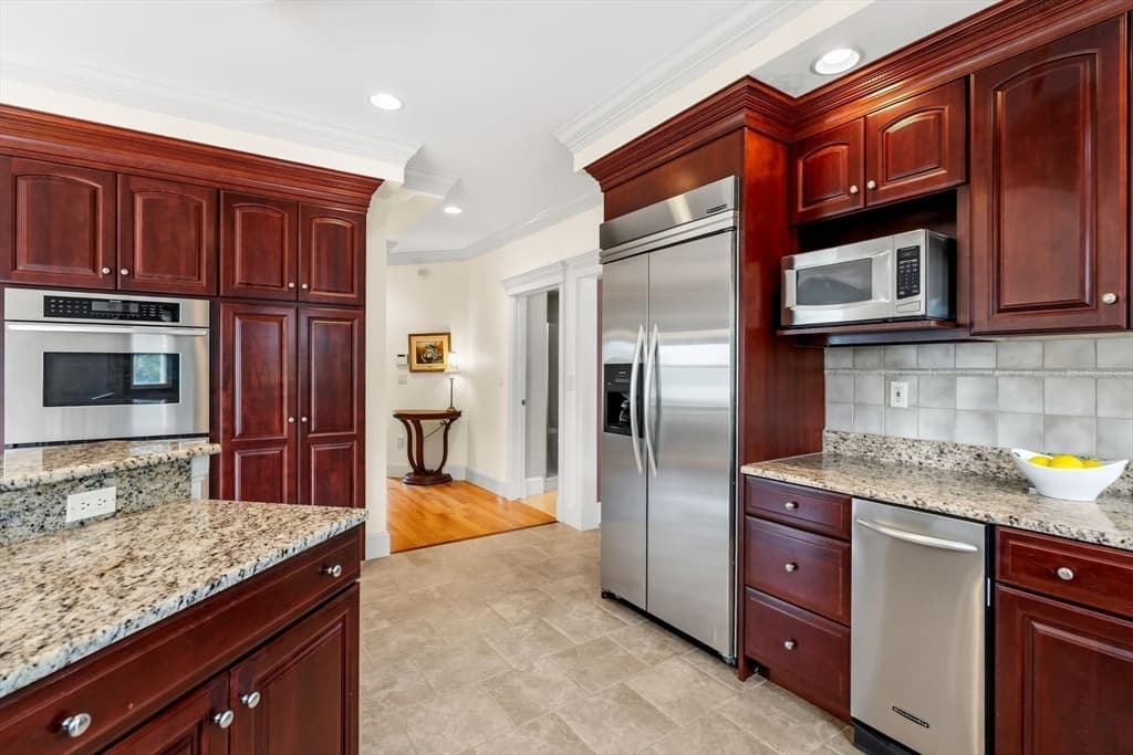 Single Family Residence at 43 Andrew Ave, Hull MA 02045, Hull, photo 13 of 38