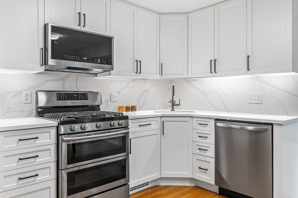 Condominium at 36 Maple St # 36, Canton MA 02021, photo 2 of 41