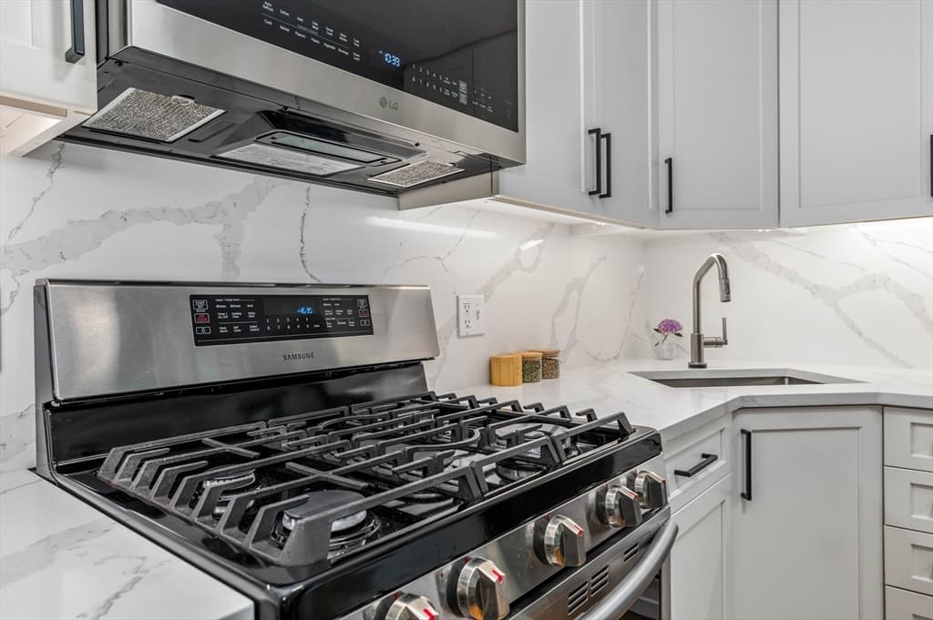 Condominium at 36 Maple St # 36, Canton MA 02021, photo 6 of 41