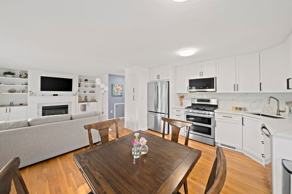Condominium at 36 Maple St # 36, Canton MA 02021, photo 5 of 41