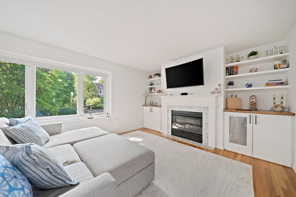 Condominium at 36 Maple St # 36, Canton MA 02021, photo 10 of 41