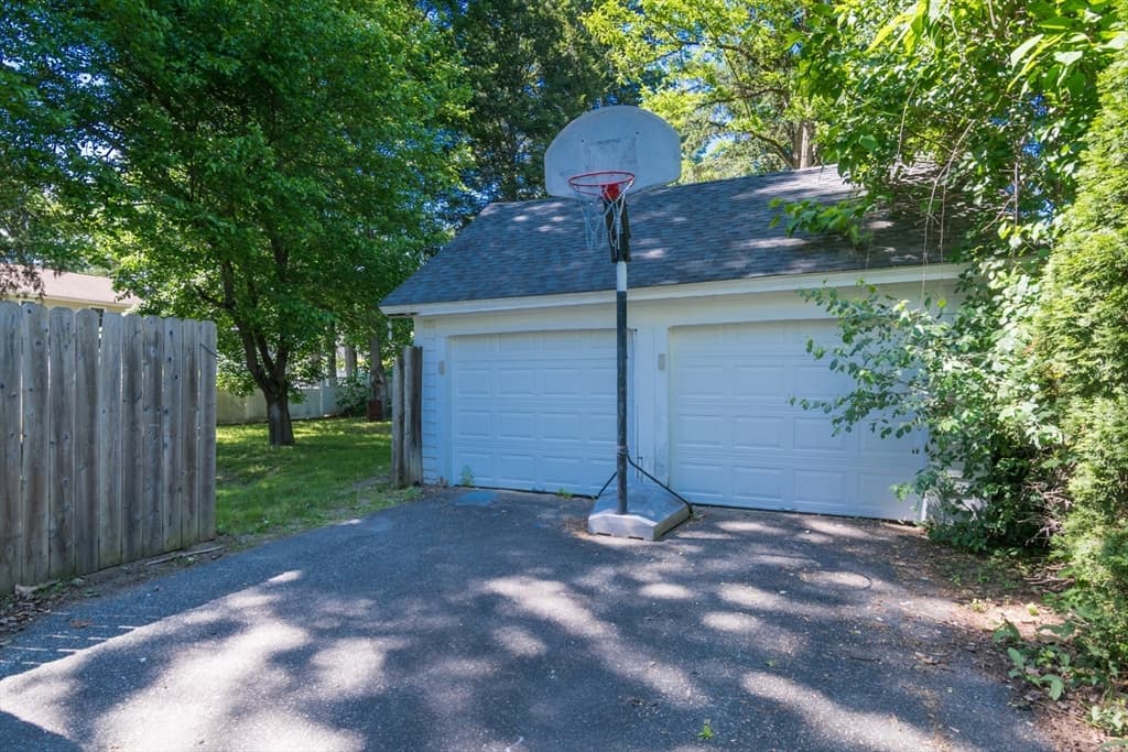 2306 Wilbraham Rd, Springfield MA 01129 photo 30