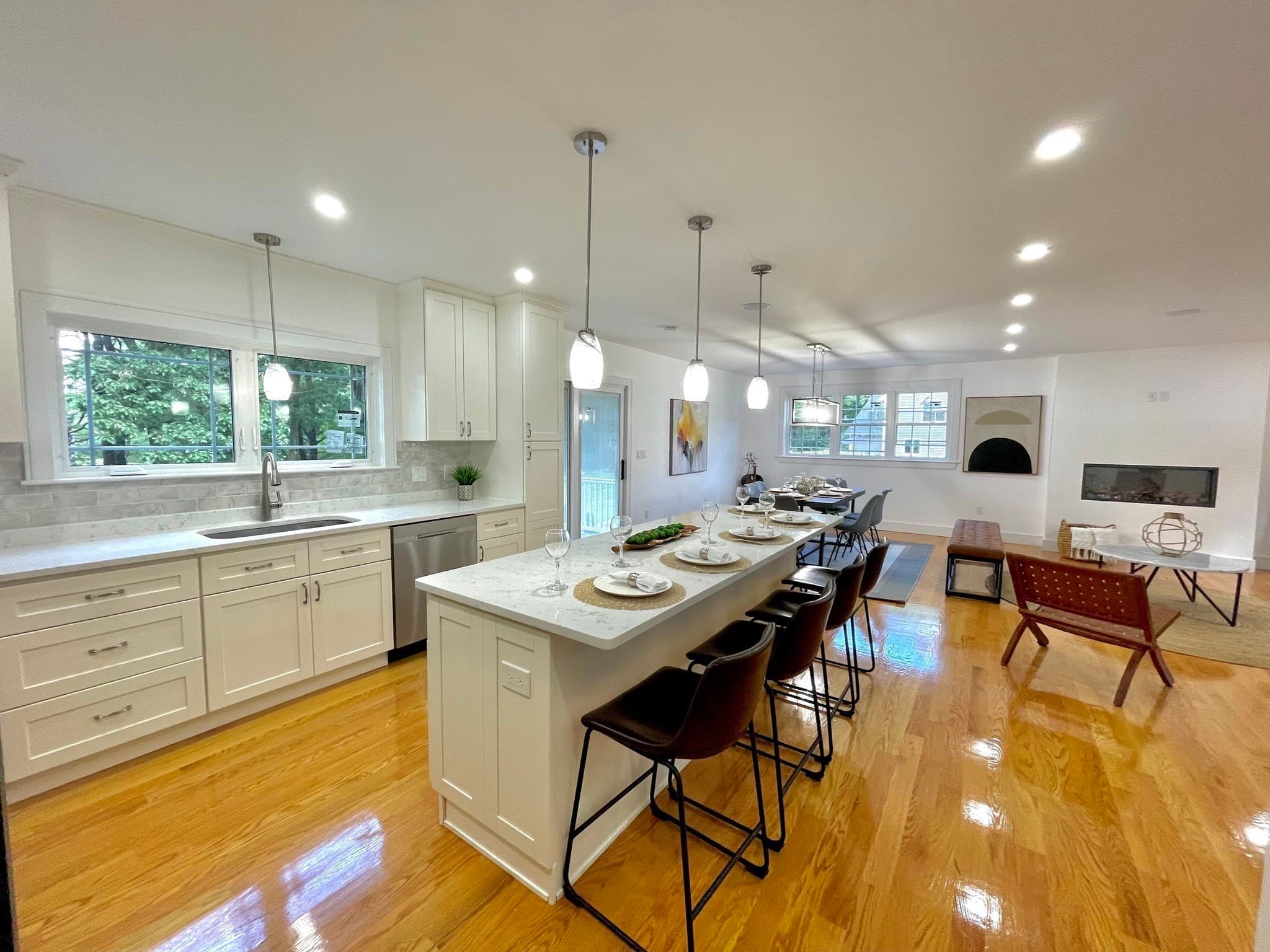 866 Salem St, Groveland MA 01834
