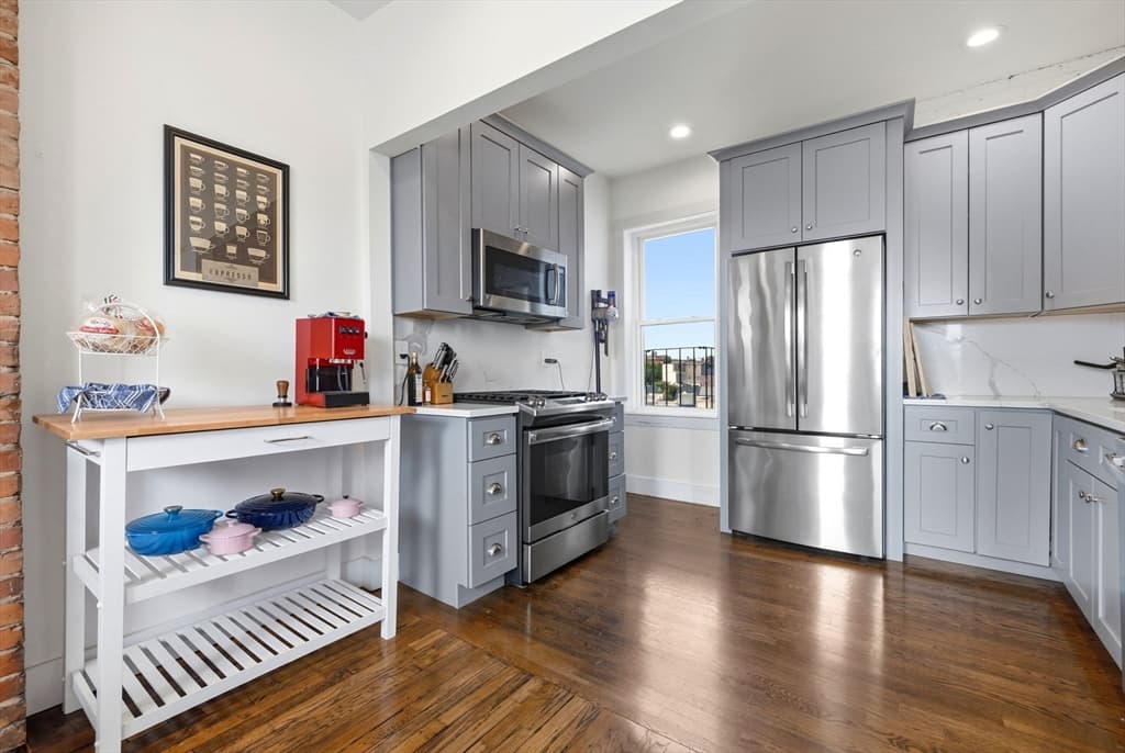 Condominium at 12 Pearl St # 4, Boston MA 02129, Boston, photo 3 of 14