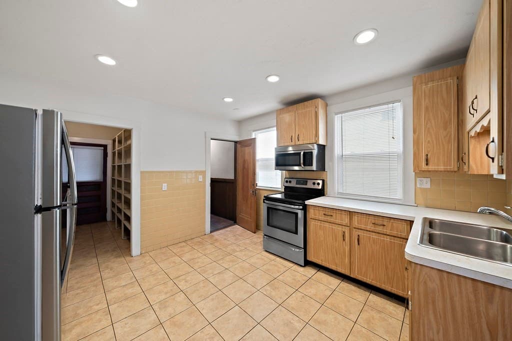 Multi Family at 9 Parkwood Ter, Boston MA 02130, photo 21 of 36