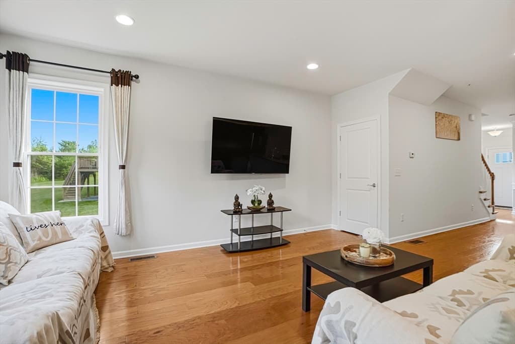 Condominium at 69 Spruce St # 69, Hopkinton MA 01748, photo 17 of 40