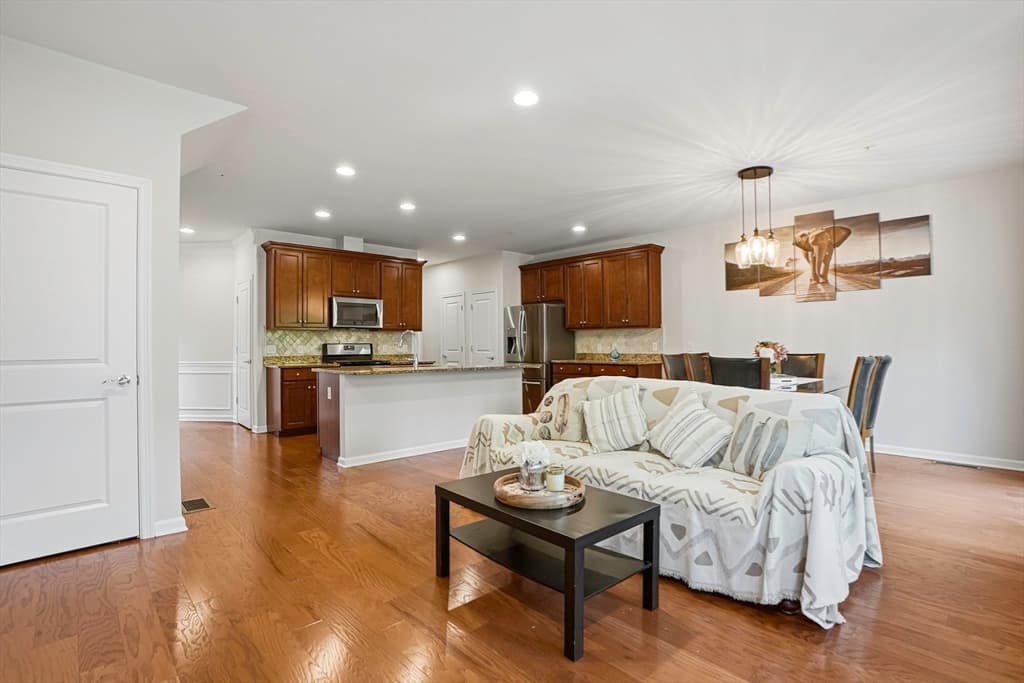 Condominium at 69 Spruce St # 69, Hopkinton MA 01748, photo 16 of 40