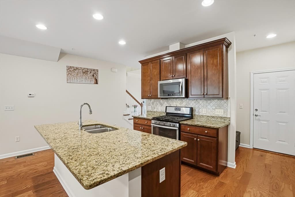 Condominium at 69 Spruce St # 69, Hopkinton MA 01748, photo 12 of 40