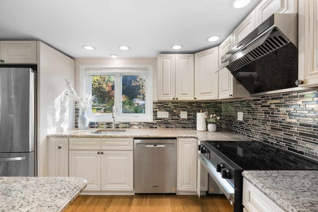 Single Family Residence at 221 Totten Pond Rd, Waltham MA 02451, photo 12 of 37