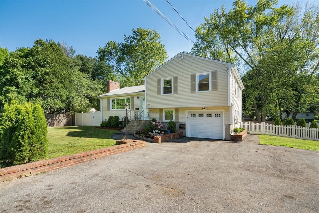 Single Family Residence at 221 Totten Pond Rd, Waltham MA 02451, photo 32 of 37