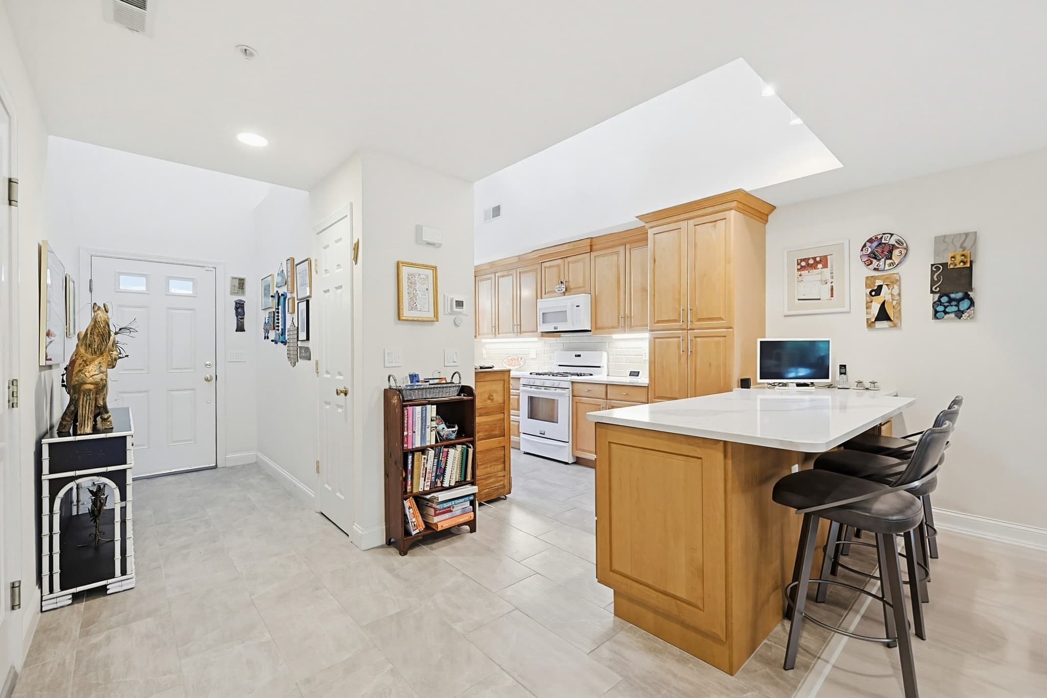 Condominium at 15 Reservoir St # 24, Mansfield MA 02048, photo 7 of 36