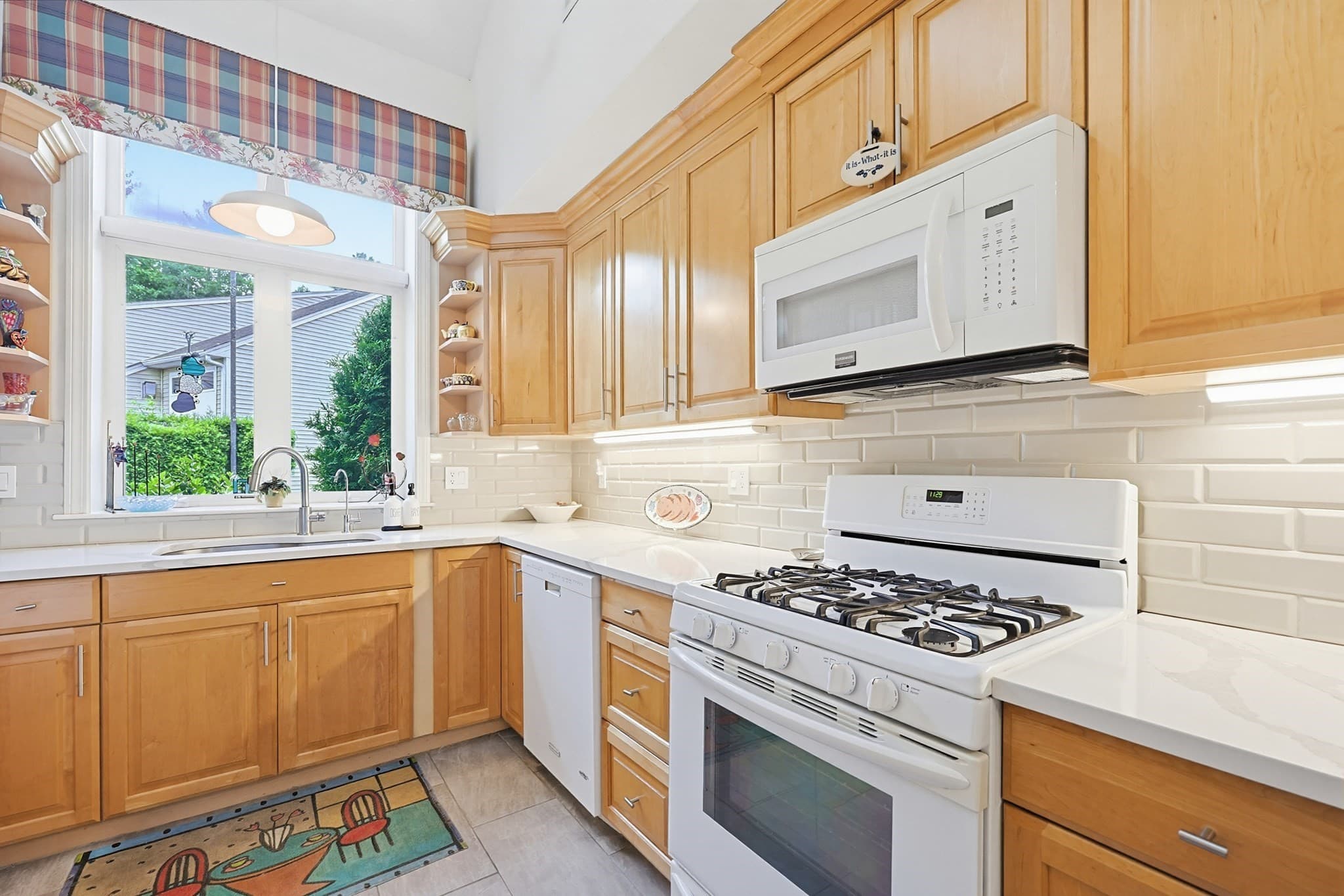 Condominium at 15 Reservoir St # 24, Mansfield MA 02048, photo 9 of 36