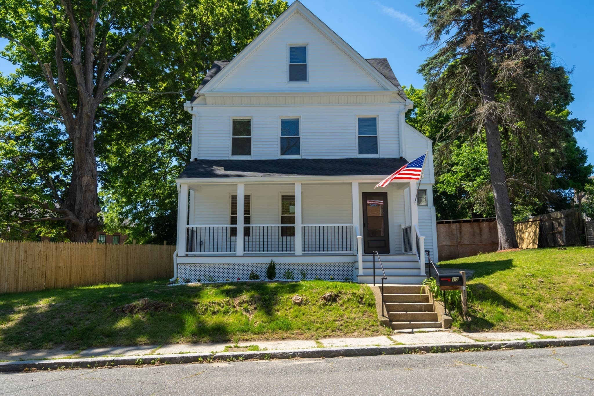 10 Walnut St, Ware MA 01082