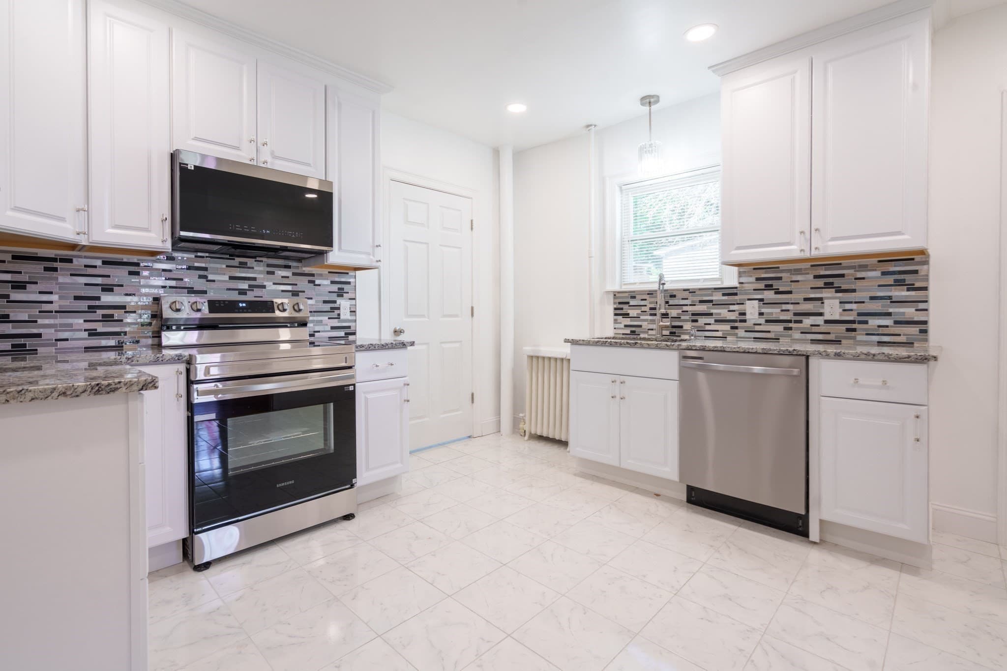 Single Family Residence at 10 Walnut St, Ware MA 01082, Ware, photo 9 of 28