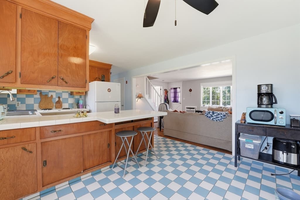 Single Family Residence at 375 River Rd, Agawam MA 01001, photo 16 of 33