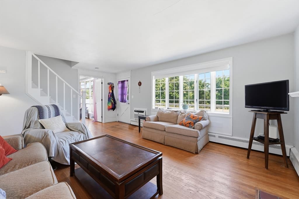 Single Family Residence at 375 River Rd, Agawam MA 01001, photo 12 of 33