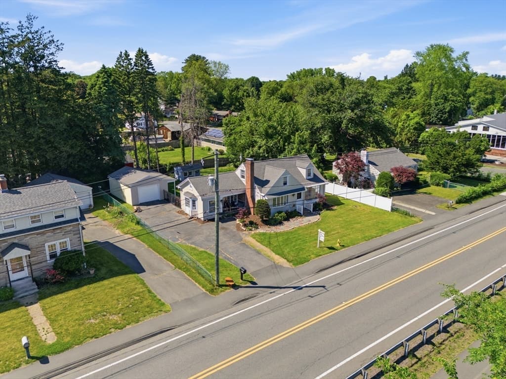 Single Family Residence at 375 River Rd, Agawam MA 01001, photo 3 of 33