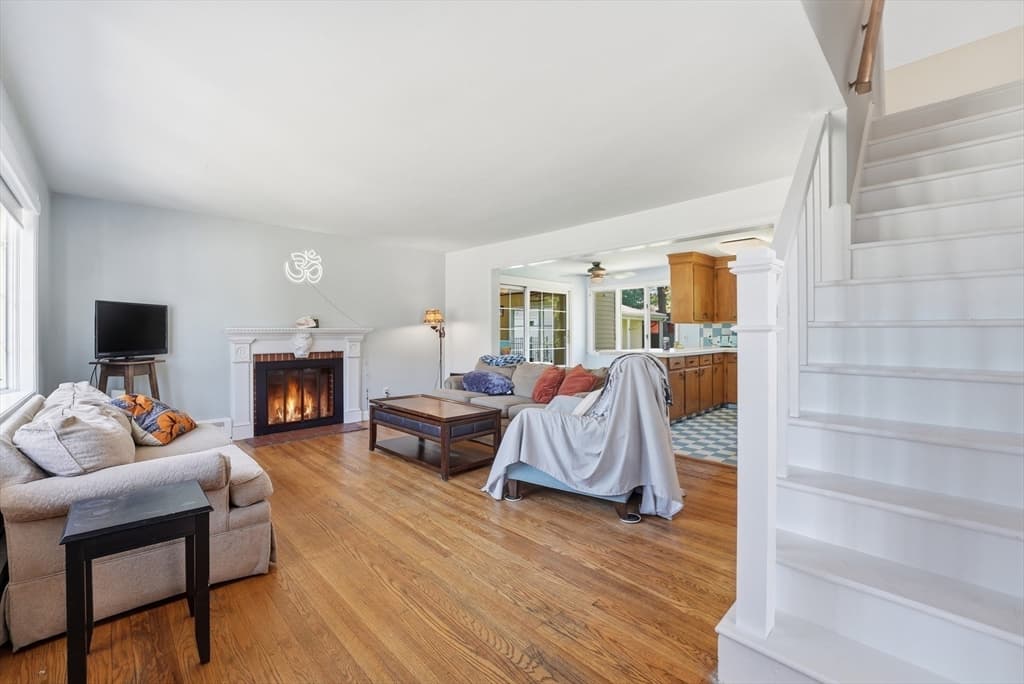 Single Family Residence at 375 River Rd, Agawam MA 01001, photo 11 of 33